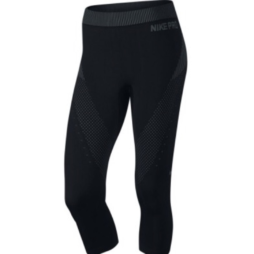 Nike Womens Pro Hypercool Seamless Design Limitless Training Capri Leggings